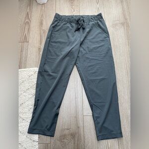 Under armour women’s cargo straight leg joggers